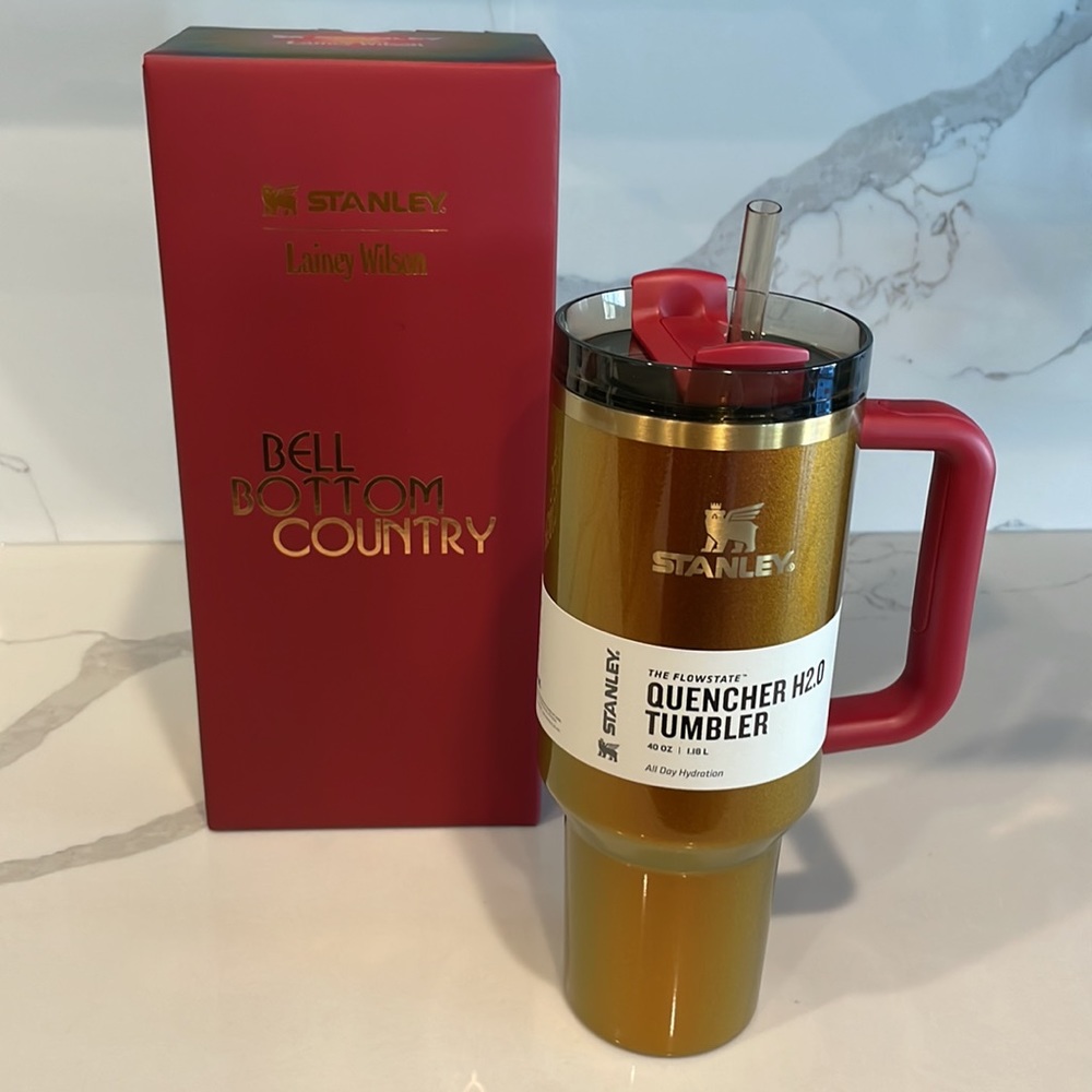 Stanley - LAINEY WILSON COUNTRY GOLD 40 oz Quencher H2.0 Flowstate Tumbler - NWT